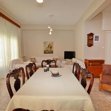 Evi's House דירה לימנאס