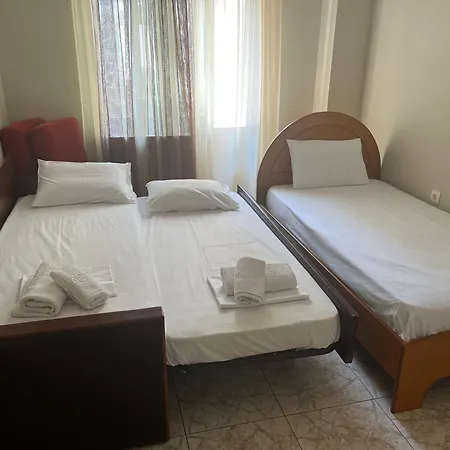 Evi's House דירה לימנאס