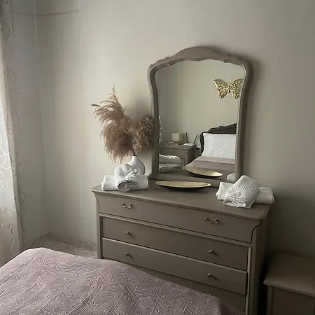 Evi's House דירה
