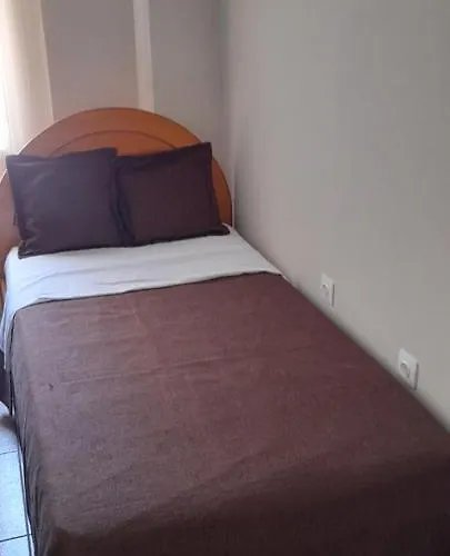 Evi's House דירה *